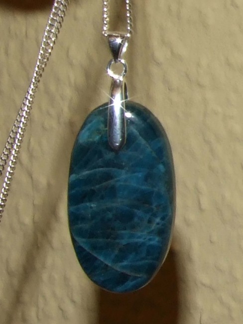 anh_oval_apatit_cabochon_1_a_2019_xd.jpg