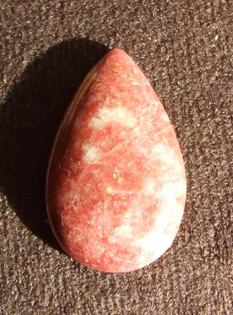 anh_cabochon_thulit_02_a_2020.jpg
