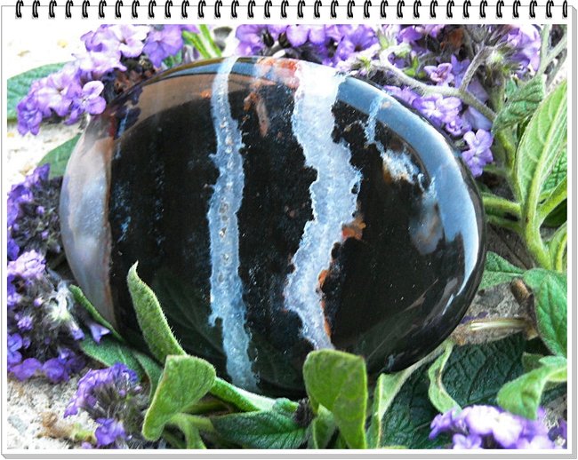 Sardonyx 7cm For 02 311_1.jpg (444.57 KiB) 12729 mal betrachtet Sardonyx Seifenstein 7cm