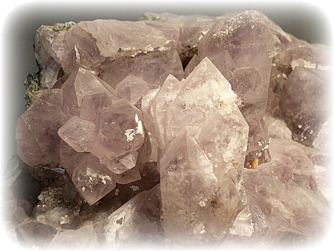Amethystdrusenteilstück Ausschnitt 1e  014.jpg