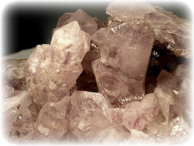 Amethystdrusenteilstück Auschschnitt 1d 013.jpg