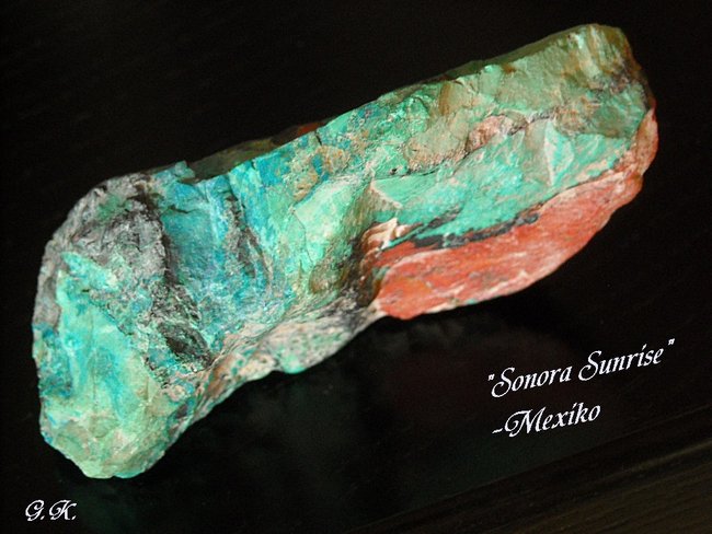 "Sonora Sunrise" Cuprit mit Chrysokoll