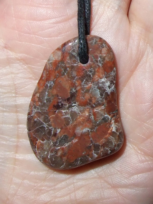 anh_freeform_granit_rot_grau_01_2021.jpg
