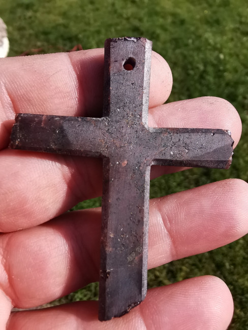 IMG_20210420_094822.jpg (884.65 KiB) 13667 mal betrachtet Auf den Fotos sieht es immer so aus, als ob die Seiten unterschiedlich lang wären. Sie sind jedoch exakt gleich lang.