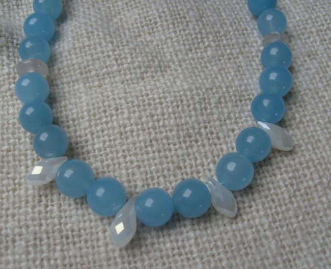 hellblaue kette007.jpg
