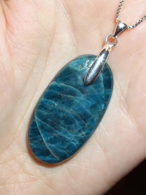 anh_oval_apatit_cabochon_705_2019_xd.jpg