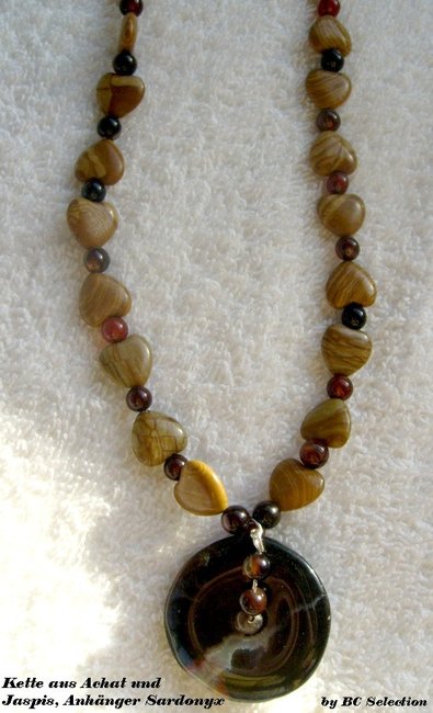 kette mit sardonyx-anhänger001.jpg