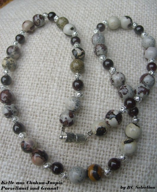 chohua-granat-kette003.jpg
