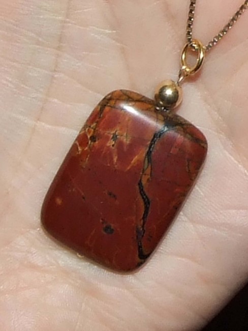 anh_viereck_rechteck_jaspis_polychronik_rot_schw_vg_49_2021.jpg