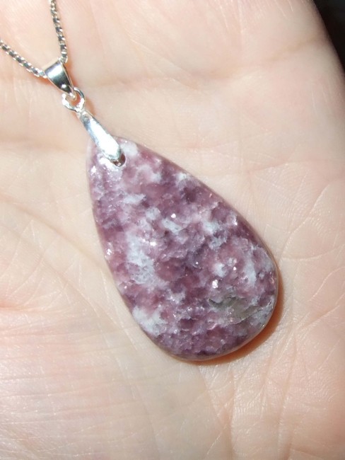 anh_cabochon_tropfen_lepidolith_silberoese_kl_760_2022.jpg
