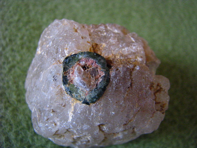 aus Nigeria : Edelsteine Steine bestimmen - Wie heisst der Stein ?