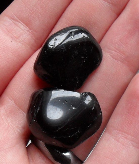 Zwei kleine Schwarze : Edelsteine Steine-Namen bestimmen - Wie heisst der Stein ...