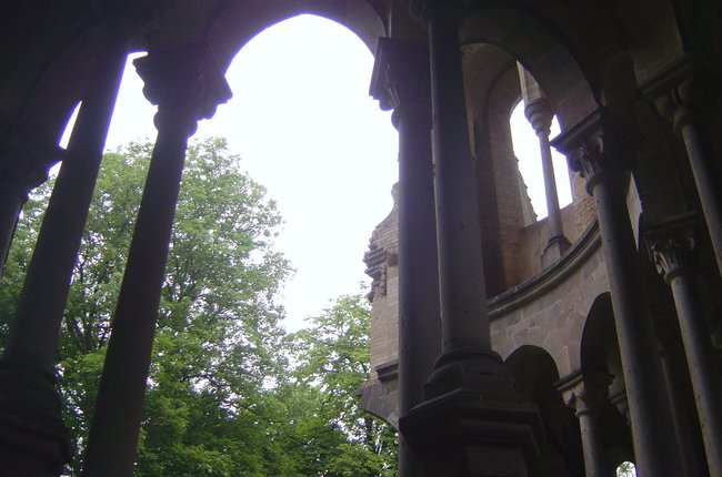 Klosterruine Heisterbach.JPG (833.38 KiB) 2340 mal betrachtet Klosterruine Heisterbach.JPG