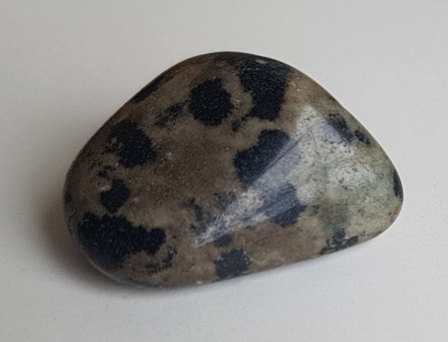 Bestimme diesen Stein 6: evtl. Dalmatinerstein : Edelsteine Steine